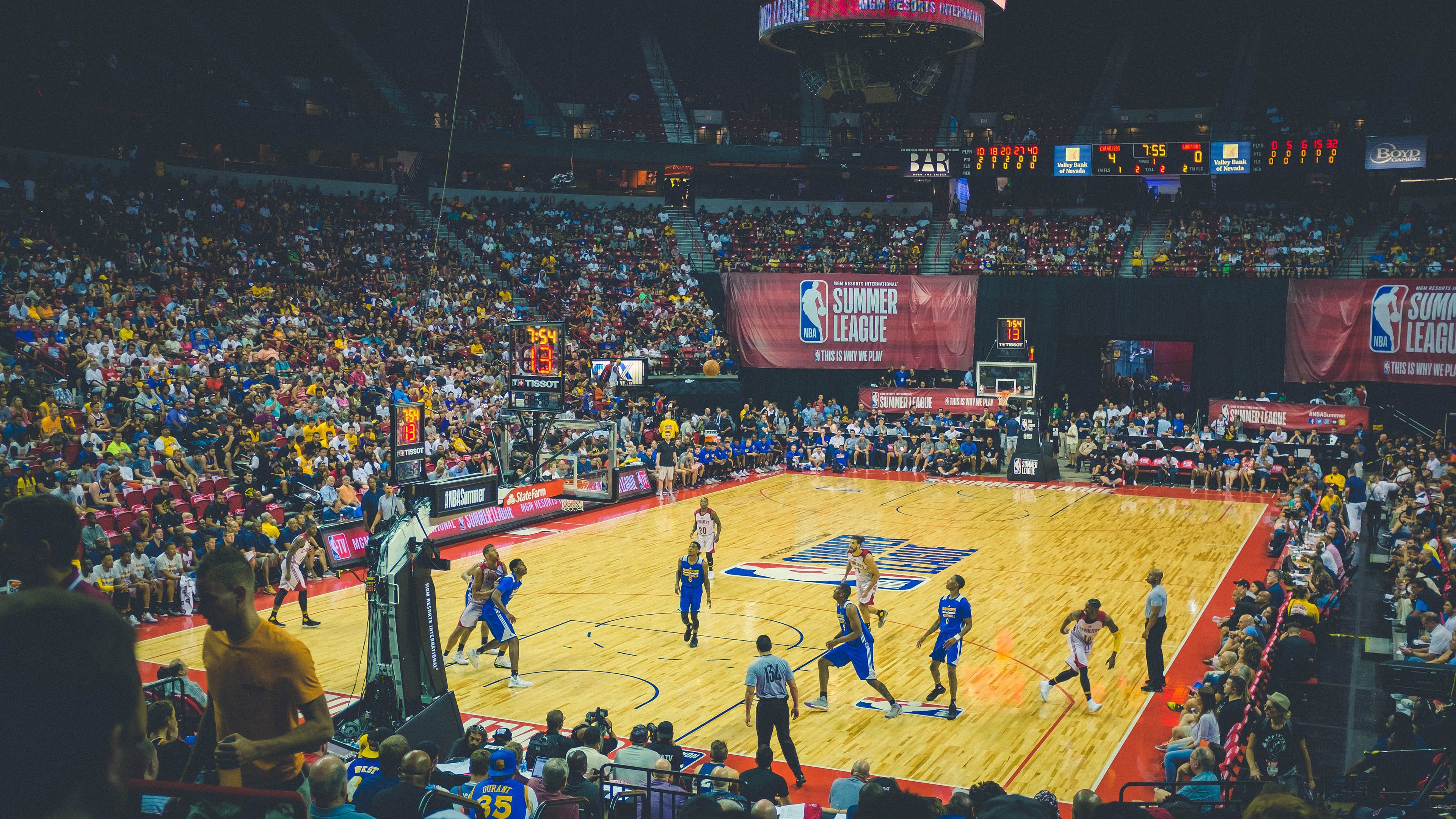 鏖战曼谷，黄鸭组合点燃赛场，泰国队险胜印尼队