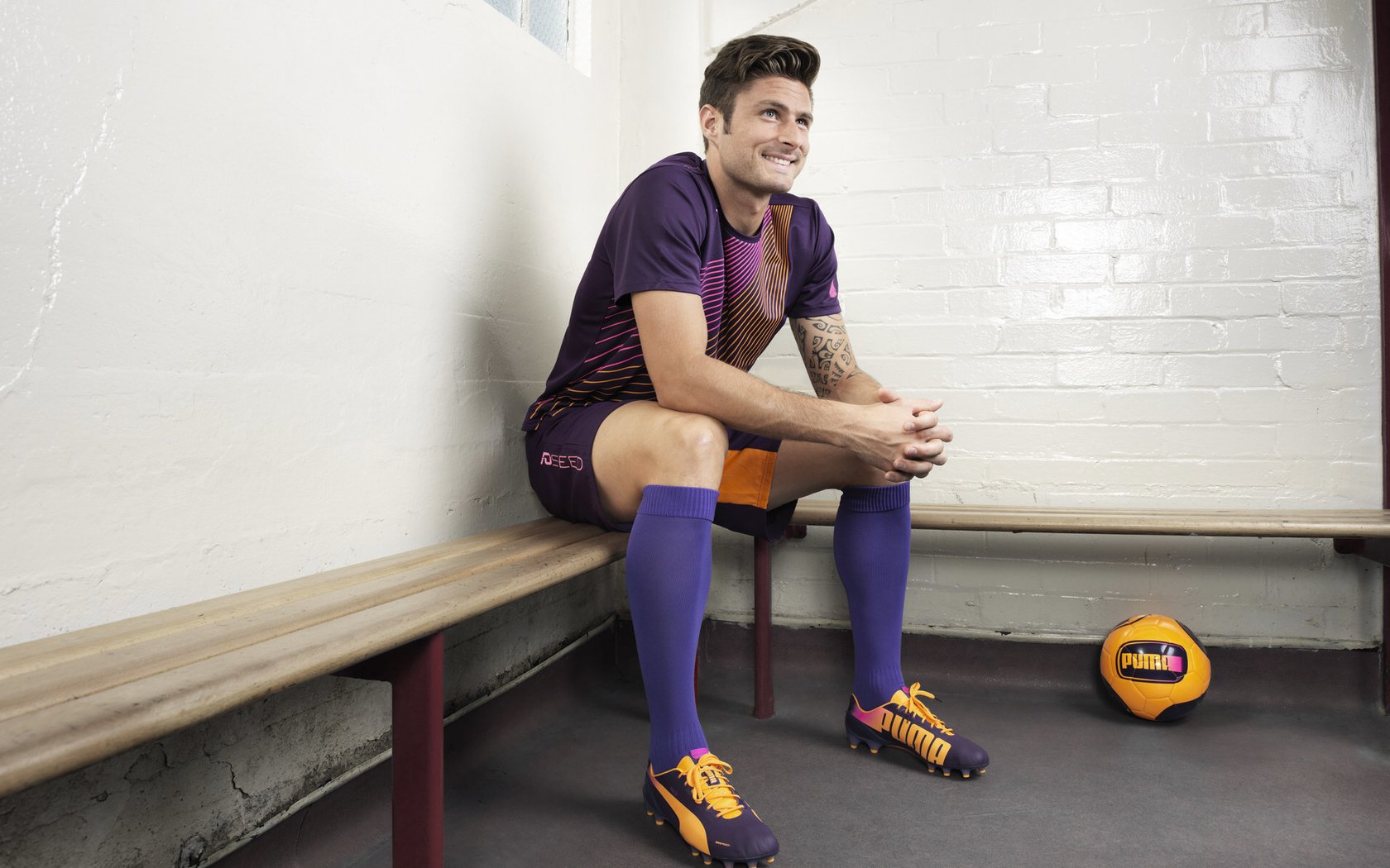 绿茵场上的碾压与乒乓台前的火焰，德国战车与樊振东的双重奏